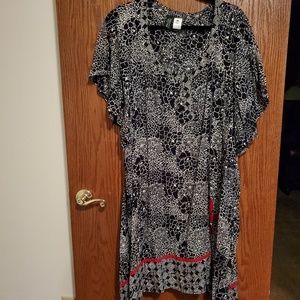Black and white butterfly sleeve tunic